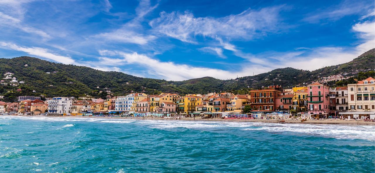 Bed & Breakfast My Home - Alassio Buitenkant foto